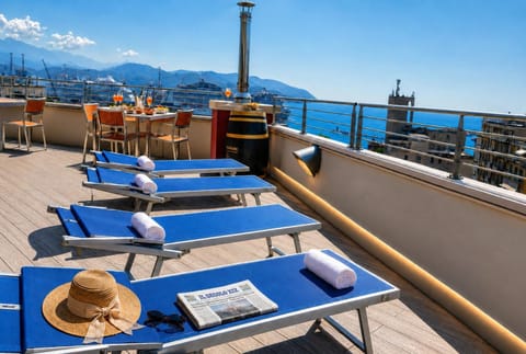 Balcony/Terrace, sunbed