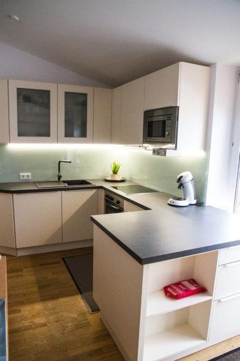 Coffee/tea facilities, Kitchen or kitchenette