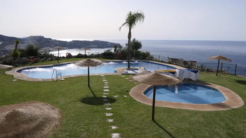 Natural landscape, Mountain view, Sea view, Swimming pool, sunbed