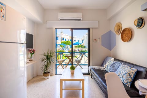TV and multimedia, View (from property/room), Balcony/Terrace, Living room, Seating area, Dining area, air conditioner