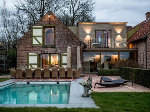 Property building, Swimming pool