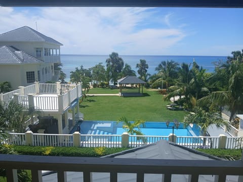 Property building, Garden view, Sea view, Swimming pool