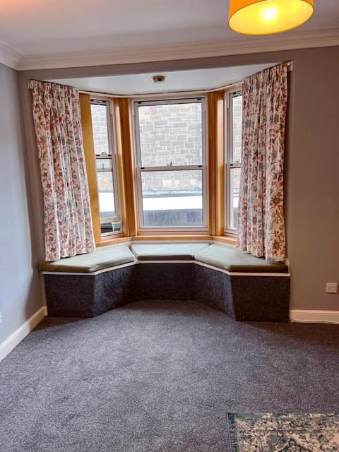 Living room, internet