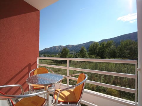 Balcony/Terrace, children, Family