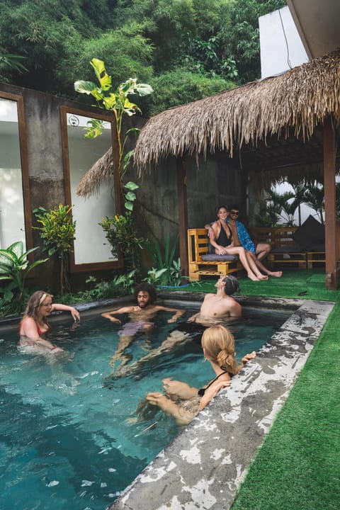 Day, Swimming pool, sunbed