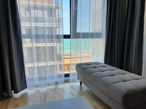 Bed, Natural landscape, Living room, Photo of the whole room, Seating area, Bedroom, Sea view