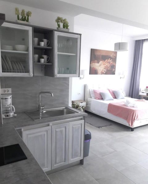 Bed, Kitchen or kitchenette