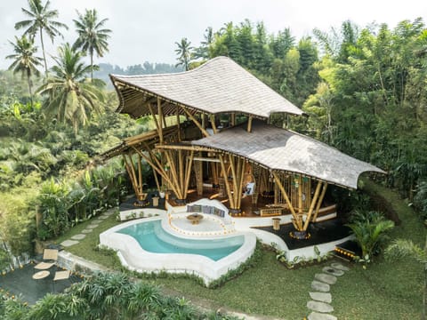 Magic Hills Bali - Magical Eco-Luxury Lodge Villa in Selat