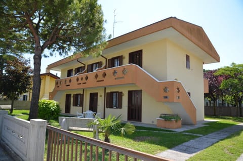Property building, Garden, Garden view