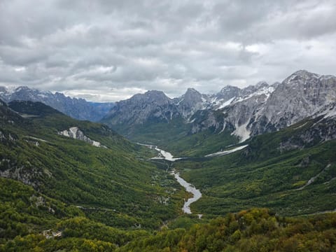 Bujtina Arlindi Bed and Breakfast in Montenegro