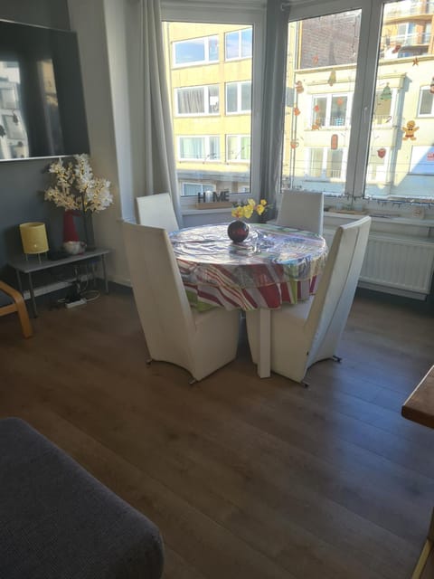 Appartement avec parking 50 m de la mer Apartment in De Panne