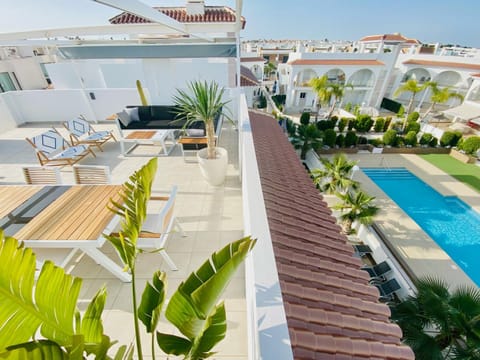 Solarium, Balcony/Terrace, Pool view, Swimming pool