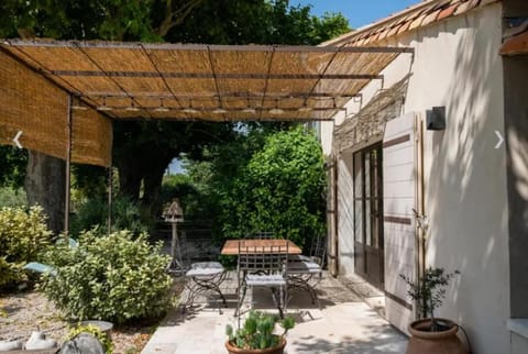 Gite du Mas de la Finière ,avec SPA intérieur House in Provence-Alpes-Côte d'Azur