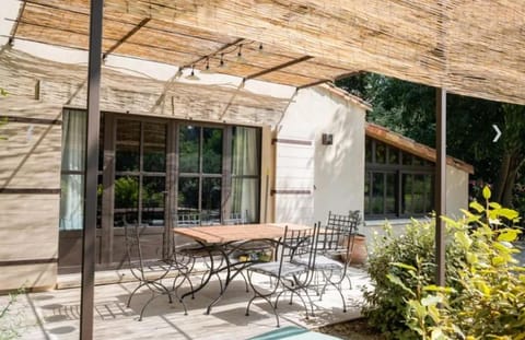 Gite du Mas de la Finière ,avec SPA intérieur House in Provence-Alpes-Côte d'Azur