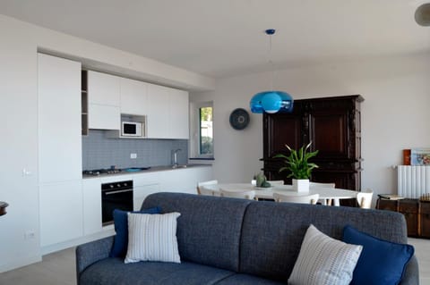 Living room, Decorative detail, Seating area, Dining area, kitchen