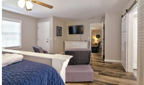 The Cottage House on the Blue Mile - Family Friendly, Close to GSU! House in Statesboro