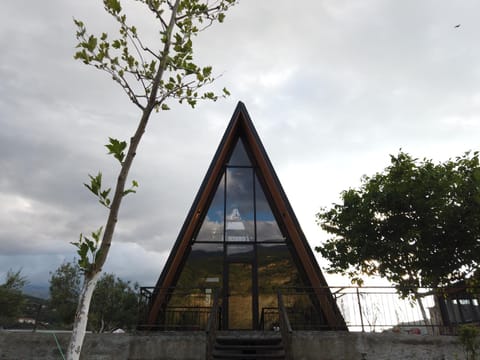Restaurant/places to eat, Facade/entrance, Day