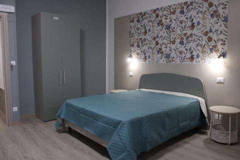 Bed, Photo of the whole room, Bedroom, wardrobe, air conditioner