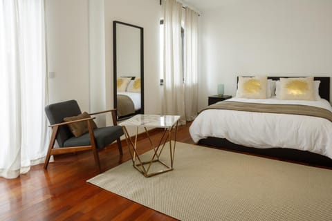 Balcony/Terrace, Decorative detail, Bedroom, City view, Landmark view, Family, VIP, air conditioner
