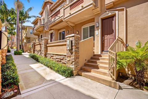 Carlsbad Village Charm Apartment in Carlsbad
