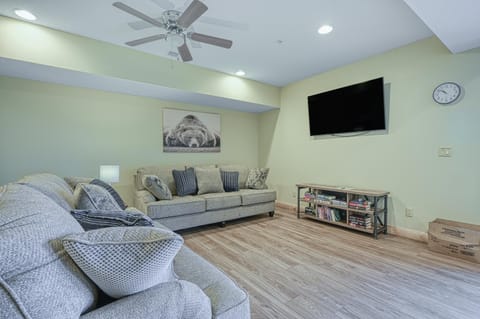 Curb-Free Chalet House in Deep Creek Lake