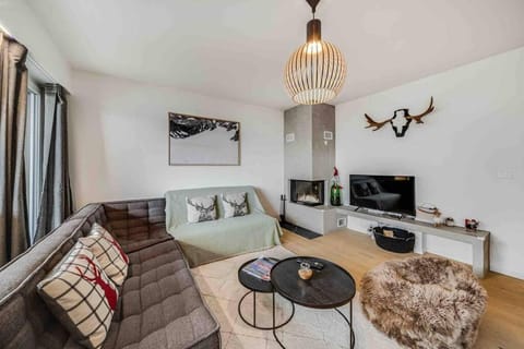 Crans center with fireplace and parking Apartment in Sierre