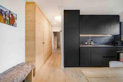 Crans center with fireplace and parking Apartment in Sierre