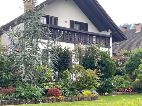 Property building, Day, Summer, Garden