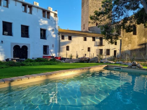 Property building, Swimming pool