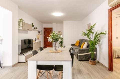 Living room, Lounge or bar