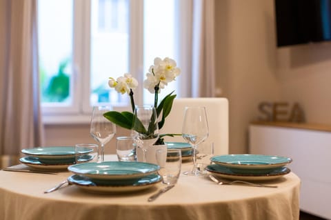 Communal lounge/ TV room, Dining area