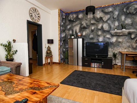 Communal lounge/ TV room, Living room, Bedroom