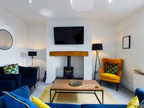 Communal lounge/ TV room, TV and multimedia, Living room, Seating area