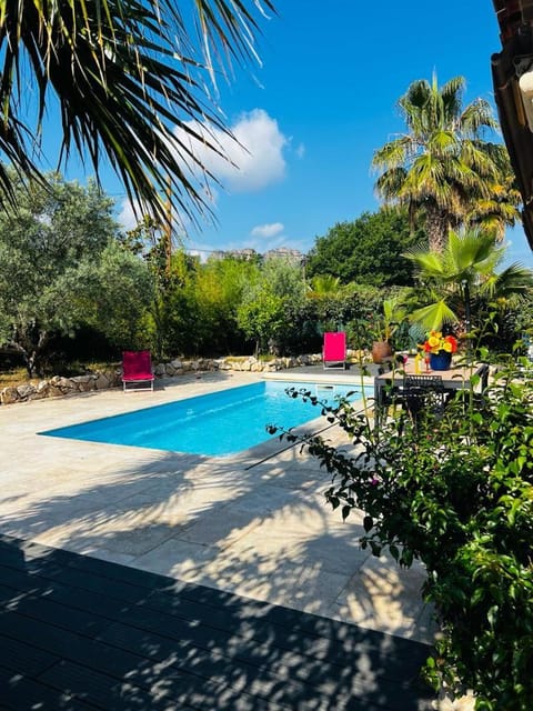 Peaceful 4 stars eco-friendly villa with private pool and parking House in Roquebrune-sur-Argens