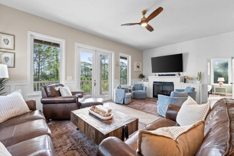 Luxury Renovated Bayview Home w/ Private Pool & Resort Amenities | St. George Island House in Saint George Island