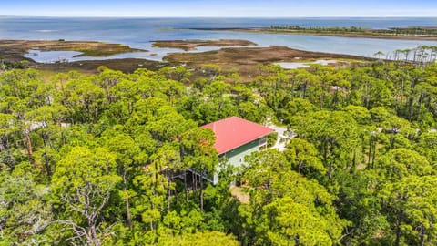 Luxury Renovated Bayview Home w/ Private Pool & Resort Amenities | St. George Island House in Saint George Island