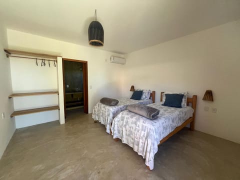 Bed, Photo of the whole room, Bedroom, air conditioner