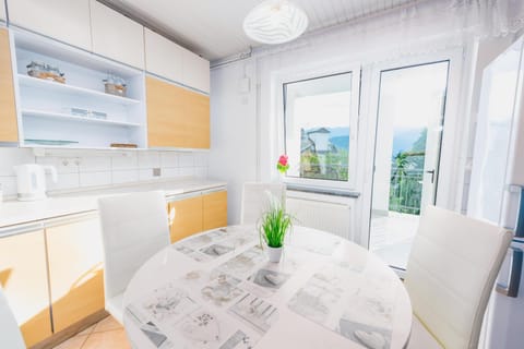 Balcony/Terrace, Kitchen or kitchenette, Photo of the whole room, Dining area, kitchen