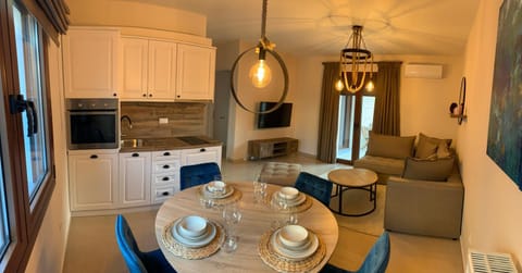 Kitchen or kitchenette, Living room, Dining area