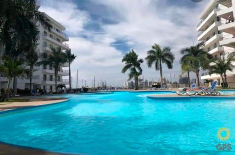 Property building, Swimming pool, sunbed