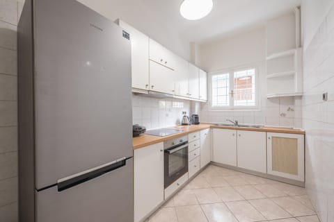 Victoria Majestic Suites Apartments Apartment in Athens