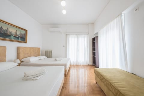 Victoria Majestic Suites Apartments Apartment in Athens