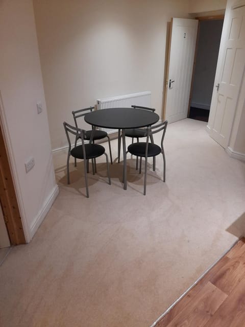 Queens One Apartment in Stretford