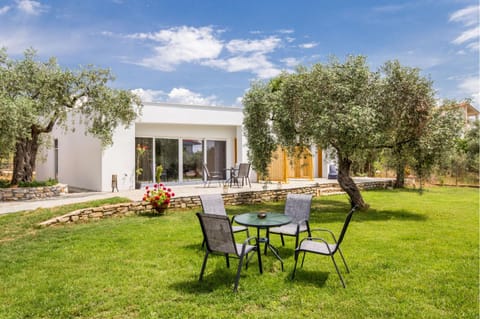 Property building, Garden
