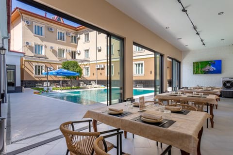 Pool view, Swimming pool