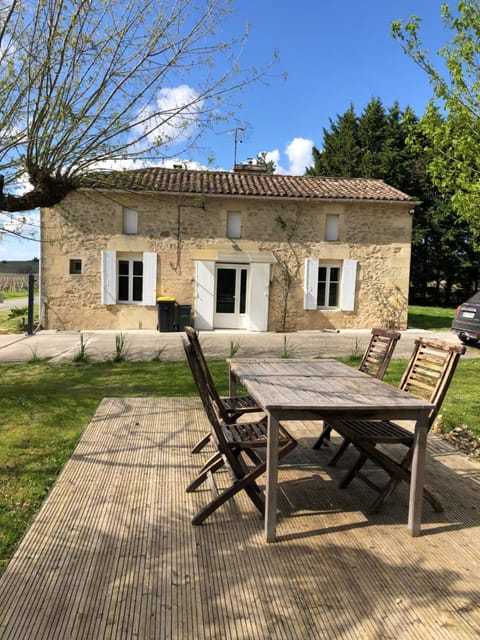 Property building, Patio, Garden, Dining area, Garden view