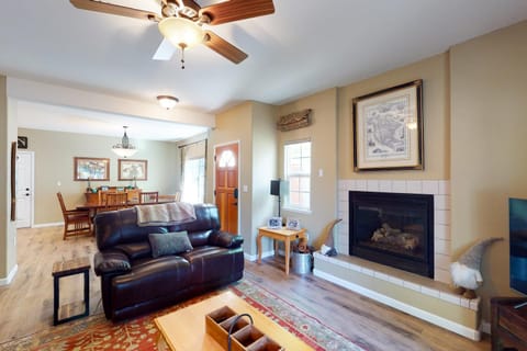 Northshore Lakeview Getaway House in Bass Lake