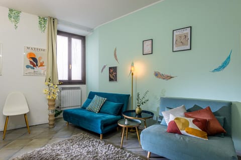 Steps from the Lake - Charme in the Inner City Apartment in Desenzano del Garda