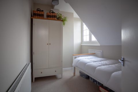 Hereford City - St Owens Terrace - Comfortable & Spacious Well Presented Three Storey House, Perfect For a Weekend Away & Exploring The City On Foot - Hosted By RENTMYHOUSE Apartment in Hereford