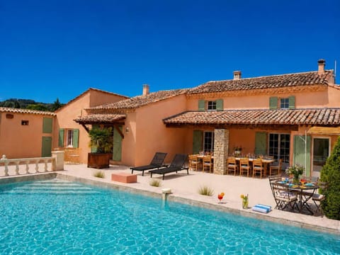 Property building, Patio, Day, Pool view, Swimming pool, sunbed